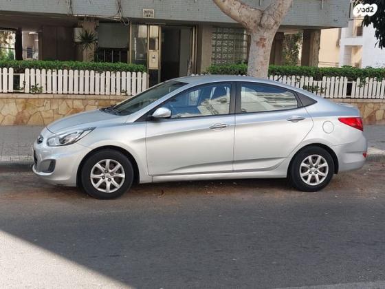 יונדאי i25 Inspire אוט' 1.6 (124 כ"ס) בנזין 2014 למכירה בנתניה