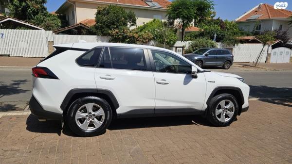 טויוטה RAV4 הייבריד E-xperience הייבריד 5 דל' אוט' 2.5 (178 כ''ס) בנזין 2021 למכירה בתל מונד