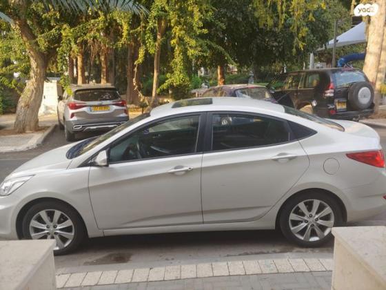 יונדאי i25 Premium אוט' 1.6 (124 כ"ס) בנזין 2015 למכירה ברחובות