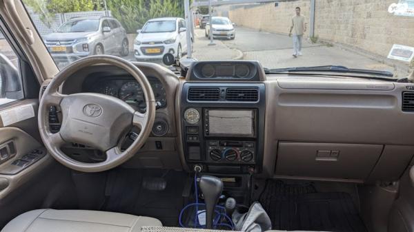 טויוטה לנד קרוזר פרדו ארוך 4X4 Luxury אוט' דיזל 8 מק' 3.0 (163 כ''ס) דיזל 2002 למכירה בראש העין