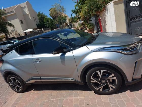 טויוטה C-HR Chic הייבריד אוט' 1.8 (98 כ"ס) בנזין 2023 למכירה בגן יבנה