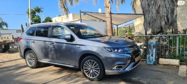 מיצובישי אאוטלנדר PHEV 4X4 Luxury הייבריד אוט' 5 מק' 2.4 (135 כ''ס) היברידי חשמל / בנזין 2019 למכירה בעין יעקב