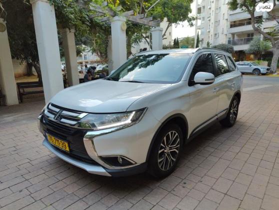 מיצובישי אאוטלנדר Premium אוט' 7 מק' 2.0 (150 כ''ס) בנזין 2016 למכירה ברמת גן