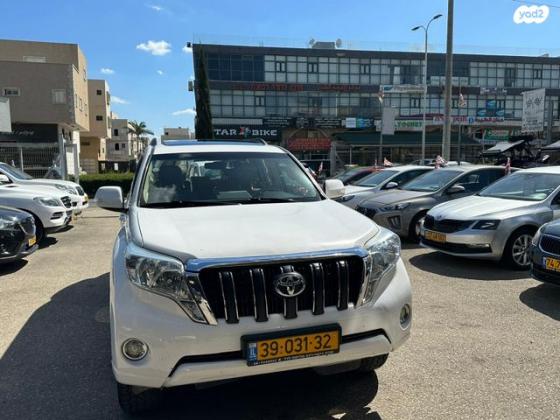 טויוטה לנד קרוזר ארוך 4X4 Luxury אוט' דיזל 7 מק' 3.0 (190 כ''ס) דיזל 2015 למכירה בכפר קאסם