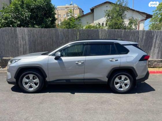 טויוטה RAV4 ארוך 4X4 Experience אוט' 2.0 (175 כ''ס) בנזין 2020 למכירה בפתח תקווה