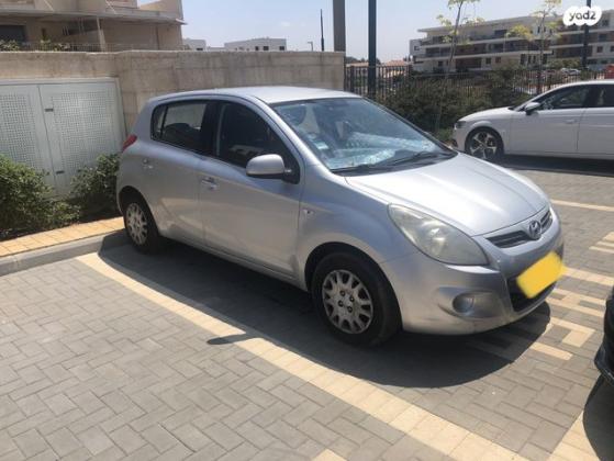 יונדאי i20 Inspire אוט' 1.4 (100 כ"ס) [2009-2015] בנזין 2011 למכירה בתל מונד