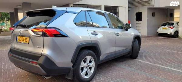 טויוטה RAV4 ארוך 4X4 Explore אוט' 2.0 (175 כ''ס) בנזין 2019 למכירה ברמת גן