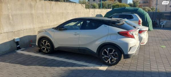 טויוטה C-HR Chic הייבריד אוט' 1.8 (98 כ"ס) בנזין 2017 למכירה בנצרת