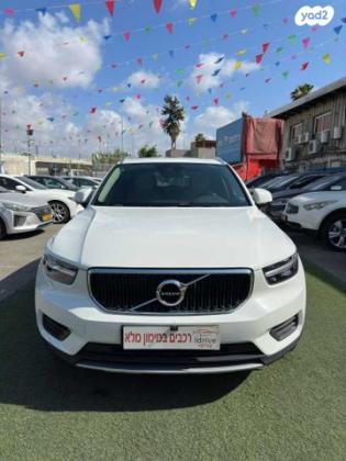 וולוו XC40 T4 Momentum אוט' 2.0 (190 כ''ס) בנזין 2019 למכירה בתל אביב יפו