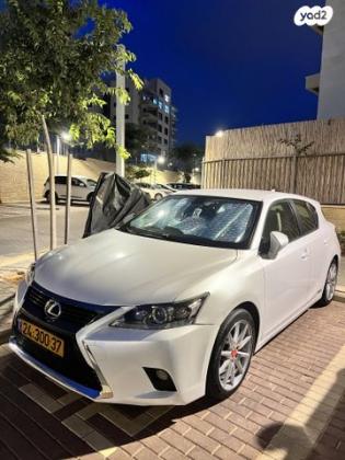 לקסוס CT200H Luxury הייבריד אוט' 1.8 (99 כ"ס) בנזין 2016 למכירה בחריש