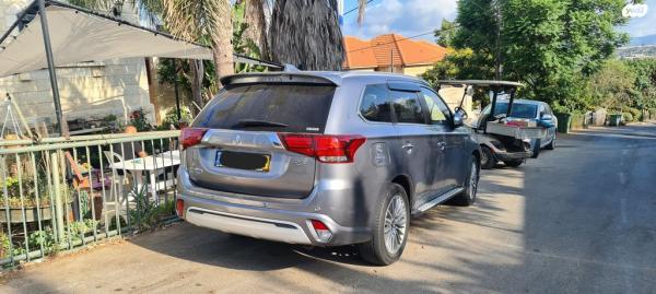 מיצובישי אאוטלנדר PHEV 4X4 Luxury הייבריד אוט' 5 מק' 2.4 (135 כ''ס) היברידי חשמל / בנזין 2019 למכירה בעין יעקב