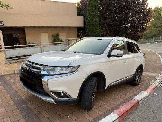 מיצובישי אאוטלנדר 4X4 Limited אוט' 7 דיזל מק' 2.3 (150 כ"ס) דיזל 2016 למכירה בכפר ראש הנקרה