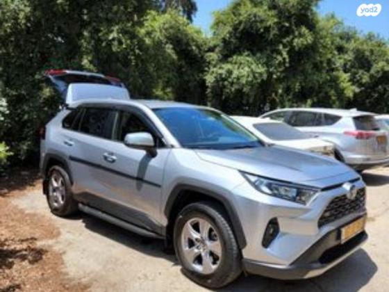 טויוטה RAV4 הייבריד E-xperience הייבריד 5 דל' אוט' 2.5 (178 כ''ס) בנזין 2022 למכירה בתל אביב יפו