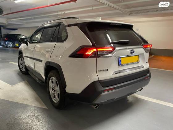 טויוטה RAV4 הייבריד E-xperience הייבריד 5 דל' אוט' 2.5 (178 כ''ס) בנזין 2021 למכירה בתל אביב יפו