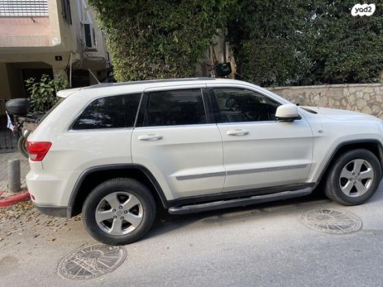 ג'יפ / Jeep גרנד צ'ירוקי 4X4 Laredo אוט' דיזל 3.0 (241 כ''ס) דיזל 2012 למכירה בתל אביב יפו