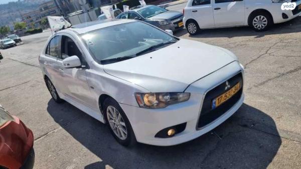 מיצובישי לנסר ספורטבק Sport אוט' 5 דל' 1.8 (140 כ"ס) בנזין 2015 למכירה בחיפה