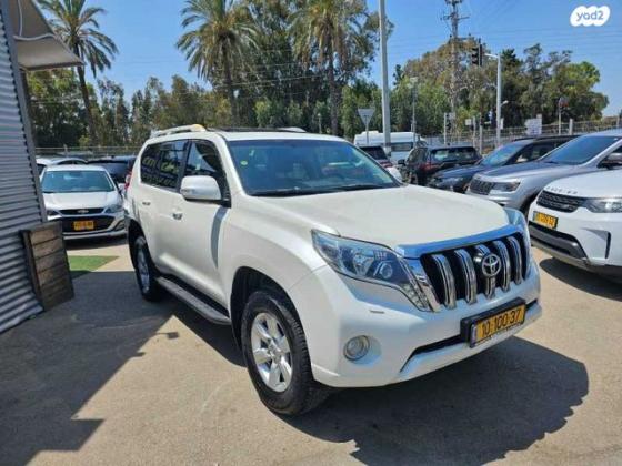 טויוטה לנד קרוזר ארוך 4X4 Luxury אוט' דיזל 7 מק' 2.8 (177 כ"ס) דיזל 2016 למכירה בכפר יונה