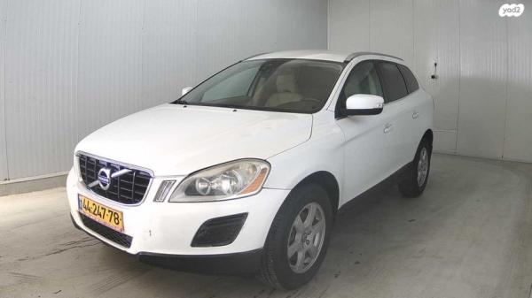 וולוו XC60 T5 Kinetic סטיישן אוט' 2.0 (240 כ"ס) בנזין 2013 למכירה בתל אביב יפו