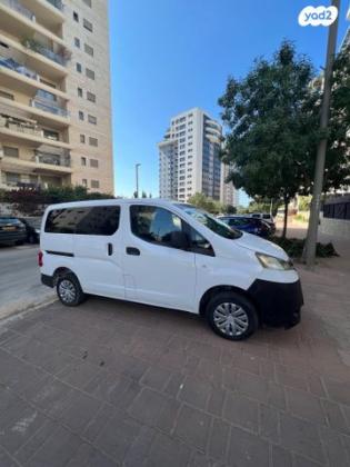 ניסאן NV200 Upper ידני דיזל 7 מק' 1.5 (90 כ''ס) דיזל 2013 למכירה בהרצליה