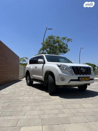 טויוטה לנד קרוזר ארוך 4X4 Luxury אוט' דיזל 7 מק' 3.0 (190 כ''ס) דיזל 2014 למכירה בנתיבות