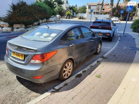 יונדאי i25 Premium אוט' 1.6 (124 כ"ס) בנזין 2012 למכירה בראשון לציון