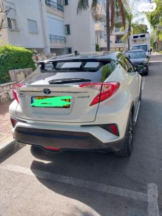 טויוטה C-HR Chic הייבריד אוט' 1.8 (98 כ"ס) בנזין 2019 למכירה בקרית ביאליק