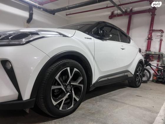 טויוטה C-HR Chic הייבריד אוט' 1.8 (98 כ"ס) בנזין 2020 למכירה בהוד השרון