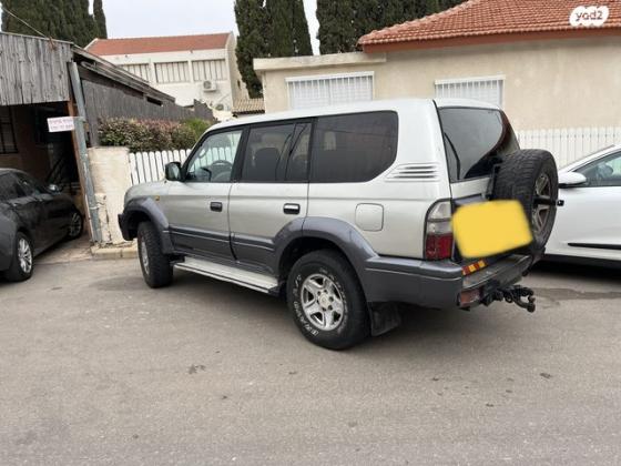 טויוטה לנד קרוזר פרדו ארוך 4X4 STD אוט' דיזל 8 מק' 3.0 (125 כ''ס) דיזל 1999 למכירה בכפר סבא