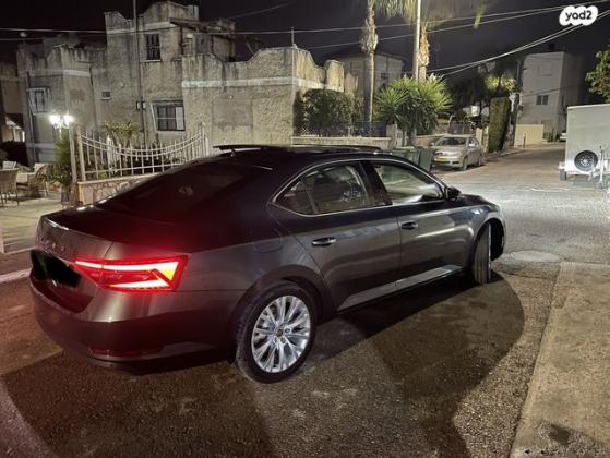 סקודה סופרב (2019 ואילך) FL Style אוט' 4 דל' 1.5 (150 כ''ס) בנזין 2021 למכירה בג'ת