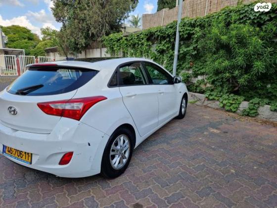 יונדאי i30 Premium אוט' 1.6 (135 כ''ס) בנזין 2013 למכירה ברמת השרון