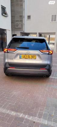 טויוטה RAV4 ארוך 4X4 Explore אוט' 2.0 (175 כ''ס) בנזין 2019 למכירה ברמת גן