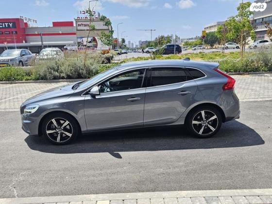 וולוו V40 T4 R-Design אוט' 2.0 (190 כ"ס) בנזין 2018 למכירה בראשון לציון