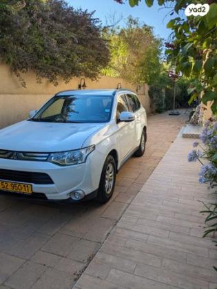 מיצובישי אאוטלנדר Instyle אוט' 7 מק' 2.0 (150 כ"ס) בנזין 2014 למכירה בהוד השרון