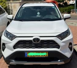 טויוטה RAV4 ארוך 4X2 Experience אוט' 2.0 (175 כ''ס) בנזין 2019 למכירה בכ