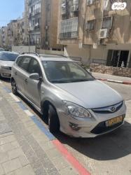 יונדאי i30CW Inspire סטיישן אוט' 1.6 (126 כ''ס) בנזין 2011 למכירה בבת