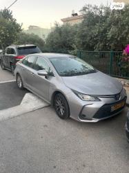 טויוטה קורולה הייבריד Sun סדאן אוט' 1.8 (98 כ''ס) בנזין 2019 למכ