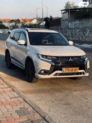 מיצובישי אאוטלנדר PHEV 4X4 S. Edition הייבריד אוט' 5 מק' 2.4 (135 כ''ס) היברידי חשמל / בנזין 2019 למכירה בעפולה