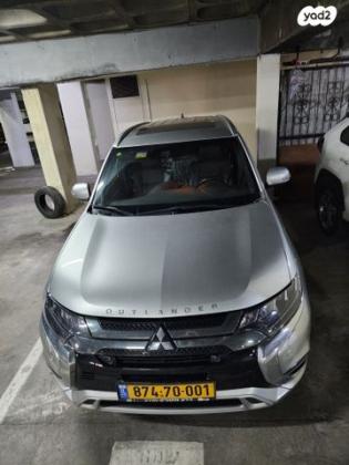 מיצובישי אאוטלנדר PHEV 4X4 Luxury הייבריד אוט' 5 מק' 2.4 (135 כ''ס) היברידי חשמל / בנזין 2020 למכירה בתל אביב יפו