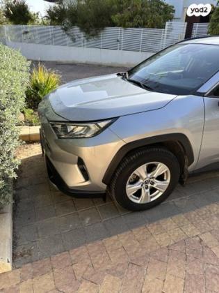 טויוטה RAV4 ארוך 4X2 Experience אוט' 2.0 (175 כ''ס) בנזין 2020 למכירה בבאר שבע