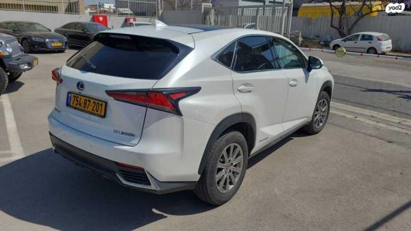 לקסוס NX NX300H Luxury הייבריד אוט' 2.5 (155 כ''ס) בנזין 2019 למכירה בחיפה