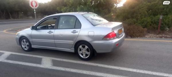 מיצובישי לנסר קלאסיק Premium אוט' 1.6 (98 כ''ס) בנזין 2004 למכירה בחיפה