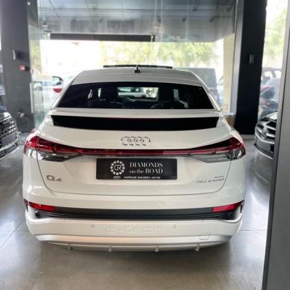 אאודי E-tron Q4 SportBack 40 S-Line אוט' חשמלי (204 כ''ס) חשמלי 2023 למכירה בראשון לציון