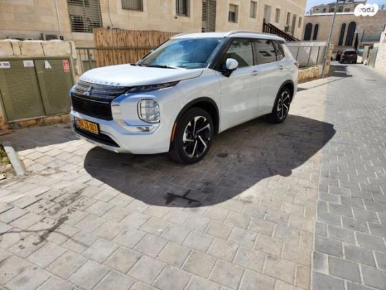 מיצובישי אאוטלנדר Luxury אוט' 7 מק' 2.5 (181 כ"ס) בנזין 2023 למכירה בביתר עילית