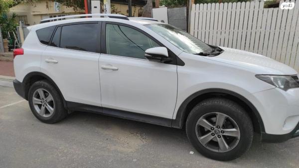 טויוטה RAV4 ארוך 4X4 Premium אוט' 2.0 (151 כ''ס) בנזין 2016 למכירה ברחובות