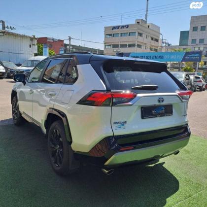 טויוטה RAV4 הייבריד E-motion Sky הייבריד אוט' 2.5 (178 כ''ס) בנזין 2022 למכירה בכפר סבא