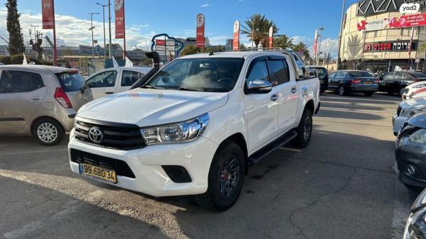 טויוטה היילקס 4X4 4X4 Active דאבל קבינה ידני דיזל 2.4 (150 כ''ס) דיזל 2016 למכירה בחיפה