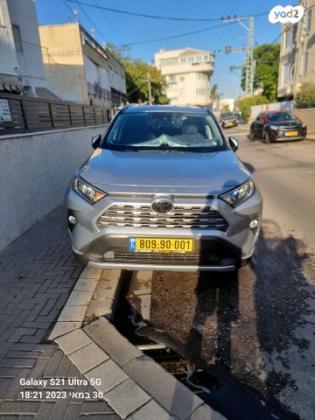 טויוטה RAV4 ארוך 4X2 Experience אוט' 2.0 (175 כ''ס) בנזין 2019 למכירה בחולון