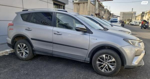 טויוטה RAV4 הייבריד Premium הייבריד אוט' 2.5 (155 כ''ס) בנזין 2017 למכירה ברמת גן