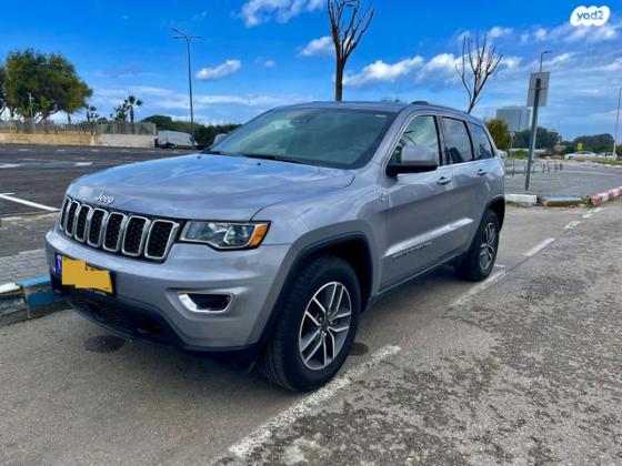 ג'יפ / Jeep גרנד צ'ירוקי 4X4 Laredo אוט' 5 מק' 3.6 (286 כ''ס) בנזין 2022 למכירה בתל אביב יפו