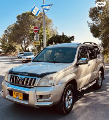 טויוטה לנד קרוזר ארוך 4X4 Luxury אוט' דיזל 8 מק' 3.0 (166 כ''ס) דיזל 2006 למכירה ברמלה